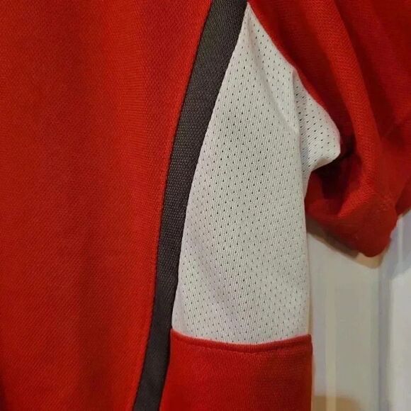 𝅺Wilson Men's Red/White/Black Quick Dry Short Sleeve Shirt - Picture 8 of 9